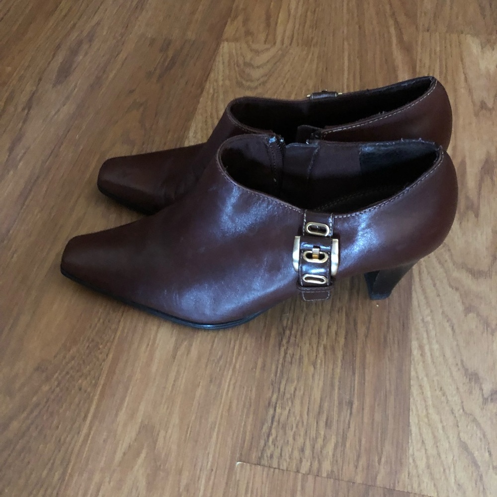 Liz Claiborne shoe